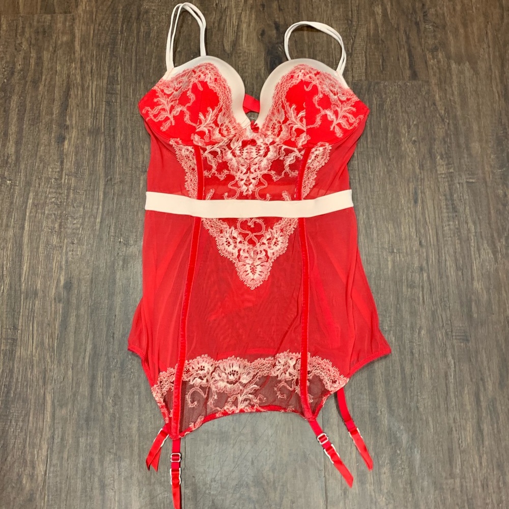Victoria’s Secret Red Lace Corset Size 36C NWOT